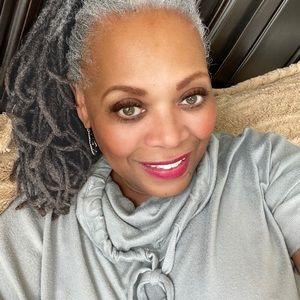 Meet your Posher, Carla